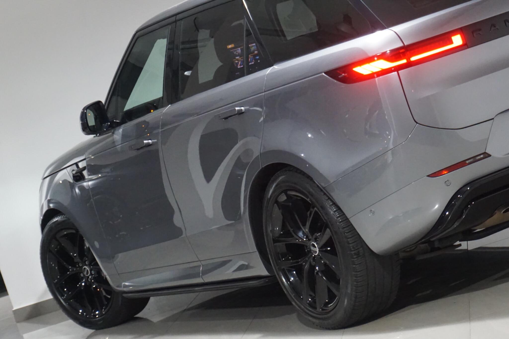 Land Rover Range Rover Sport 3.0 D300 MHEV Dynamic SE SUV 5dr Diesel Auto 4WD Euro 6 (s/s) (300 ps)
